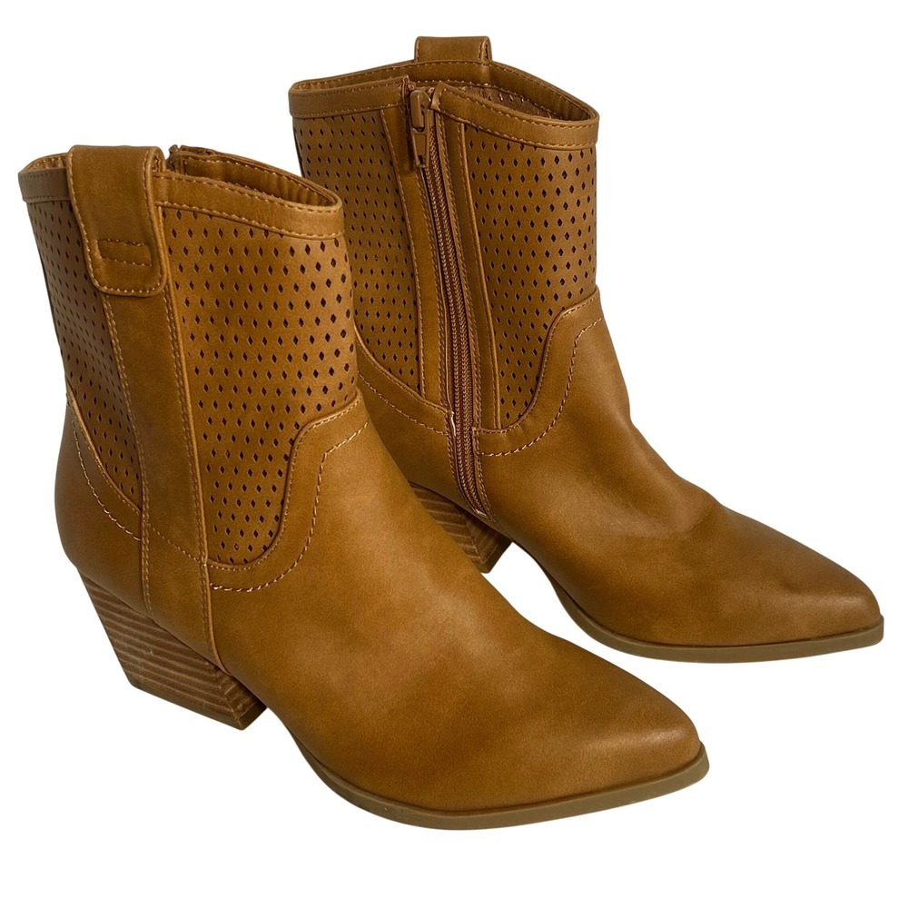 Dolce Vita‎ Kirby Ankle Boots Women Size 7 Tan Perforated Western Heel Zip